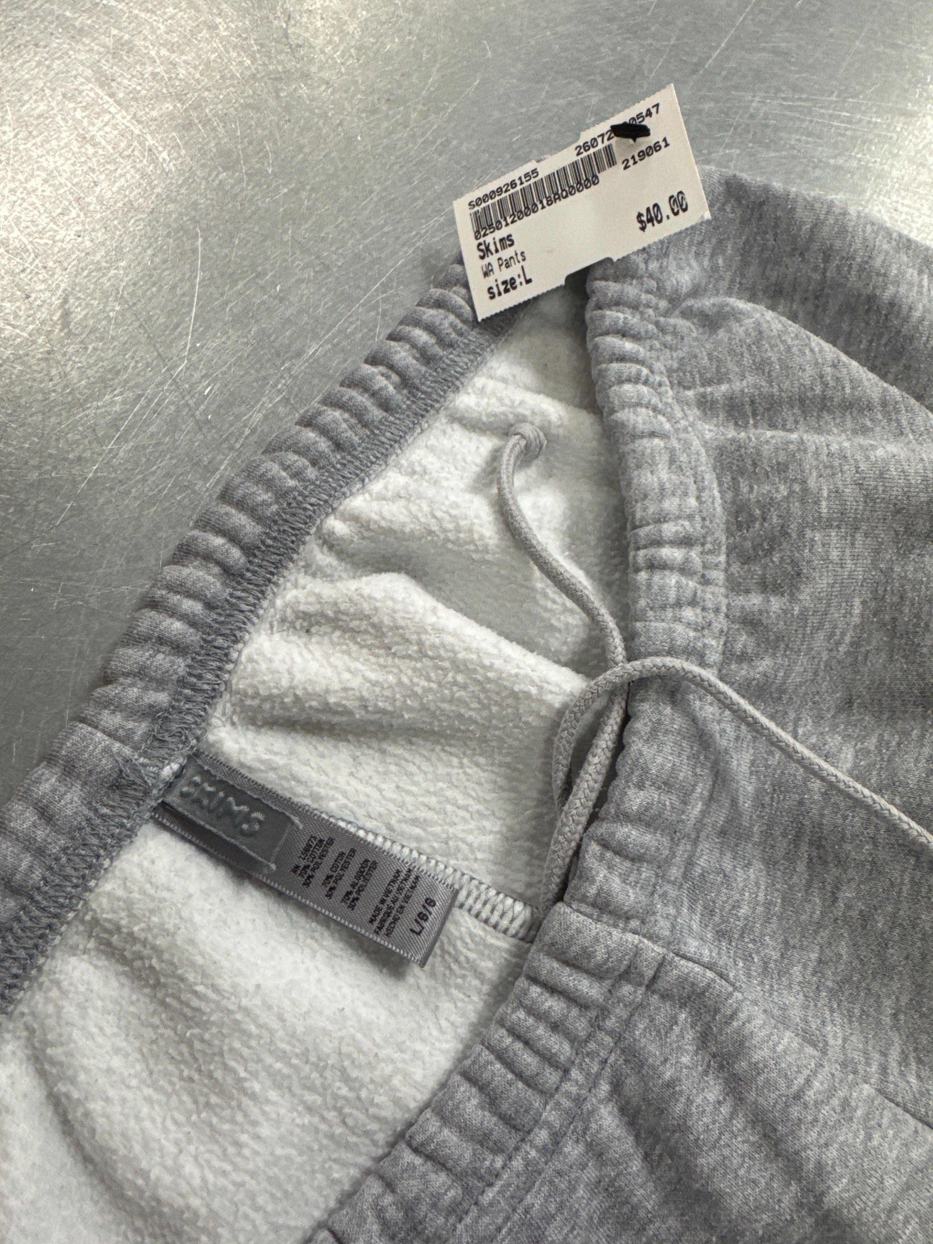 WOMEN SKIMS SWEATPANTS (L)