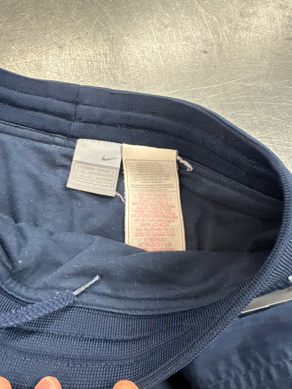 WOMEN Y2K NAVY NIKE TRACKPANTS (L)
