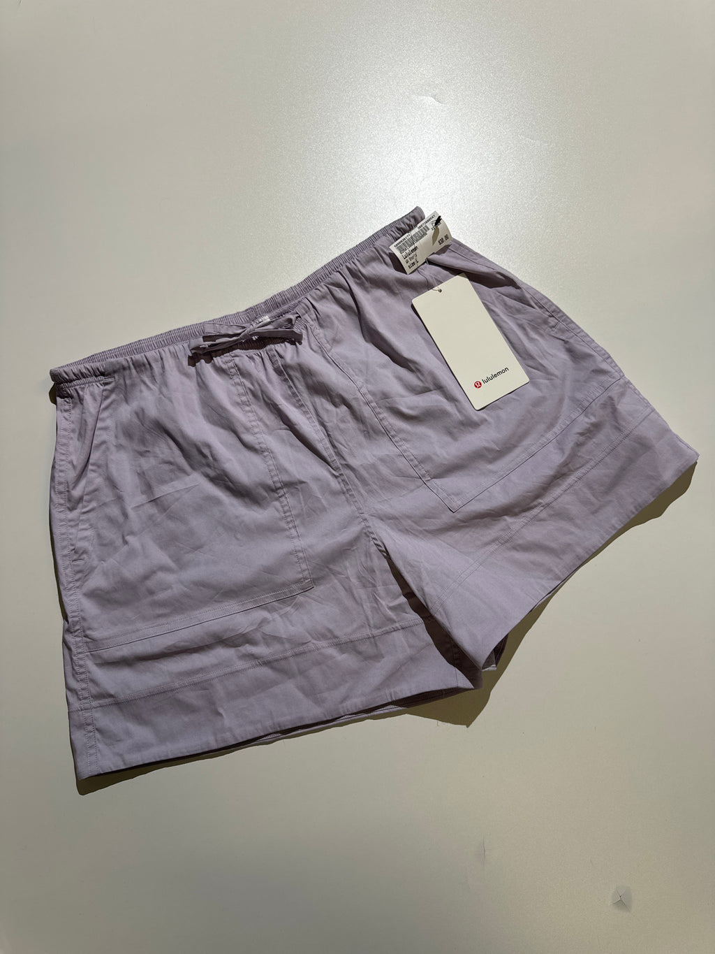 WOMEN LULULEMON COTTON-BLEND POPLIN SHORTS (L)