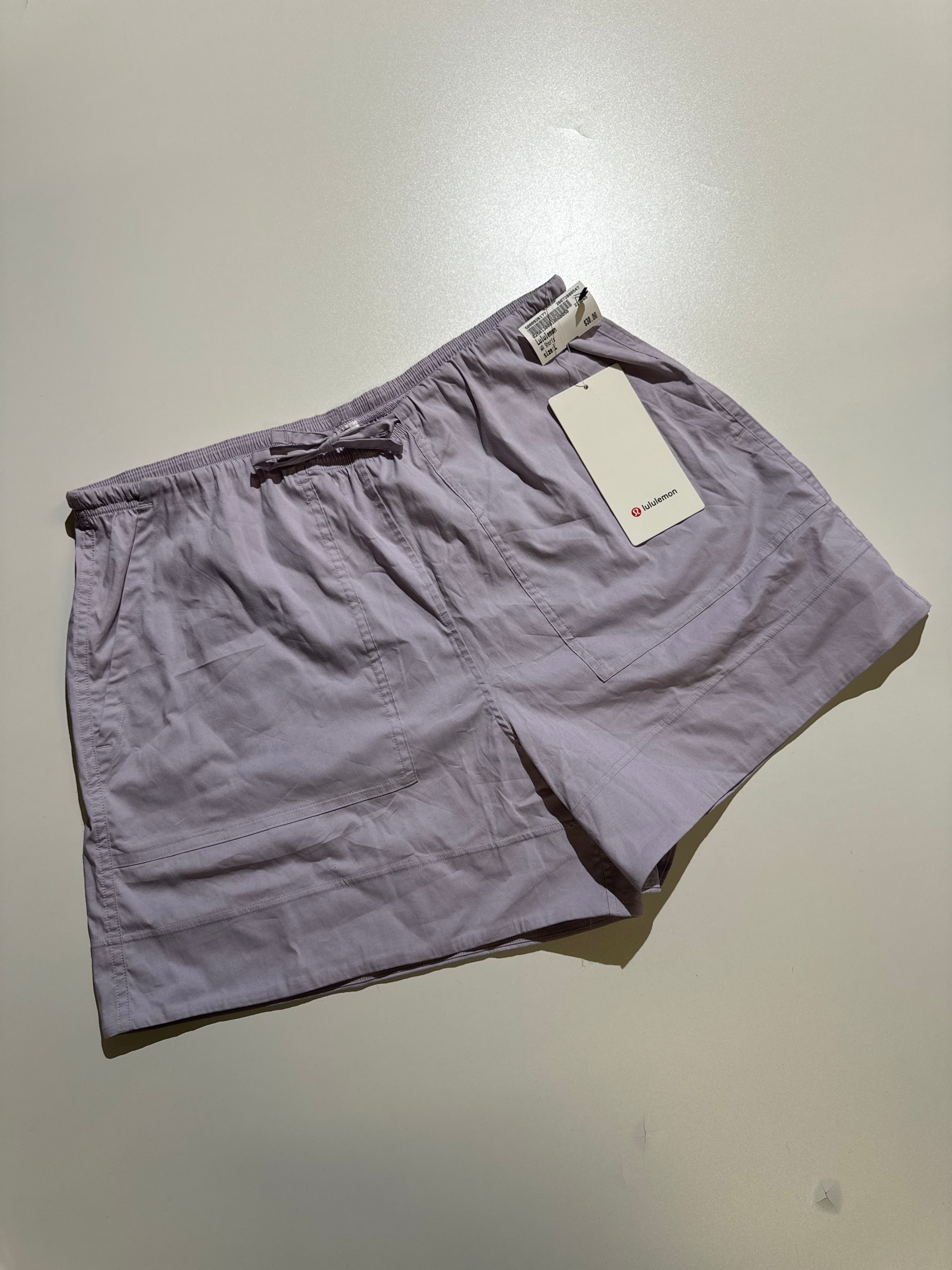 WOMEN LULULEMON COTTON-BLEND POPLIN SHORTS (L)
