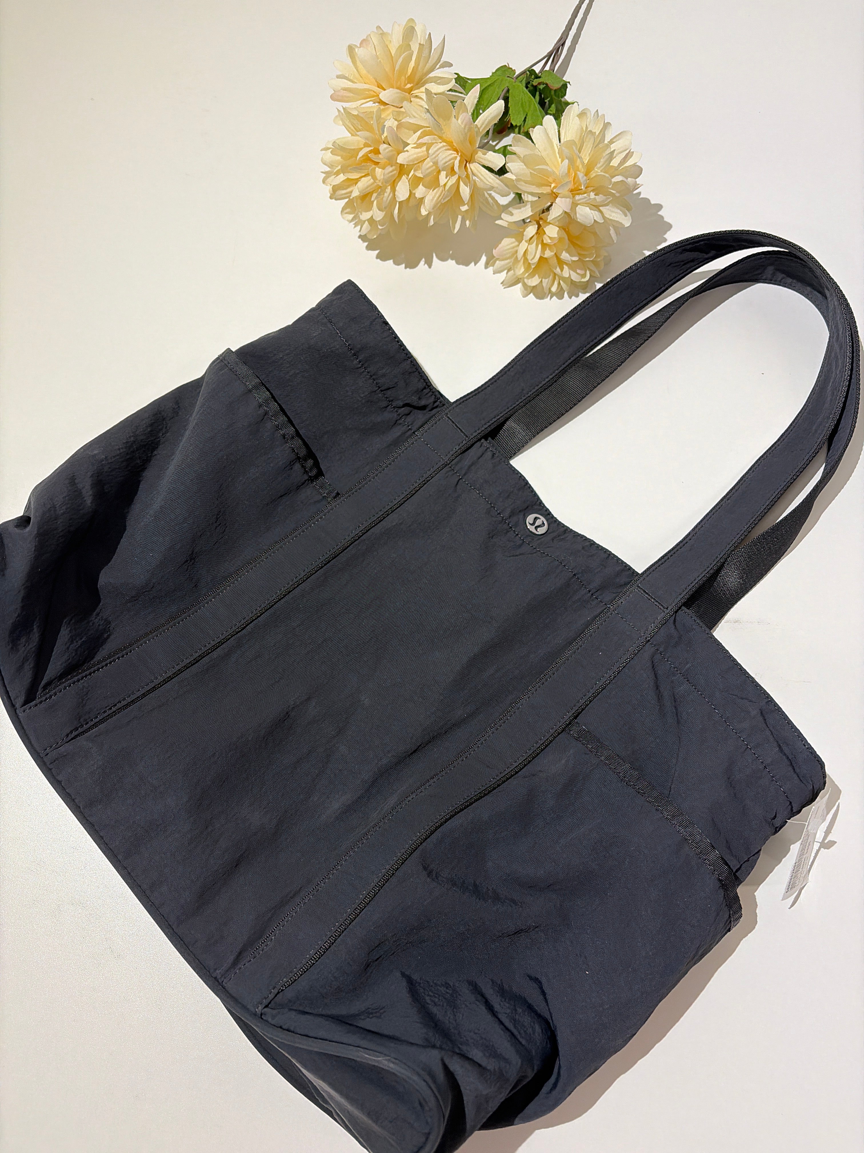 LULULEMON TOTE