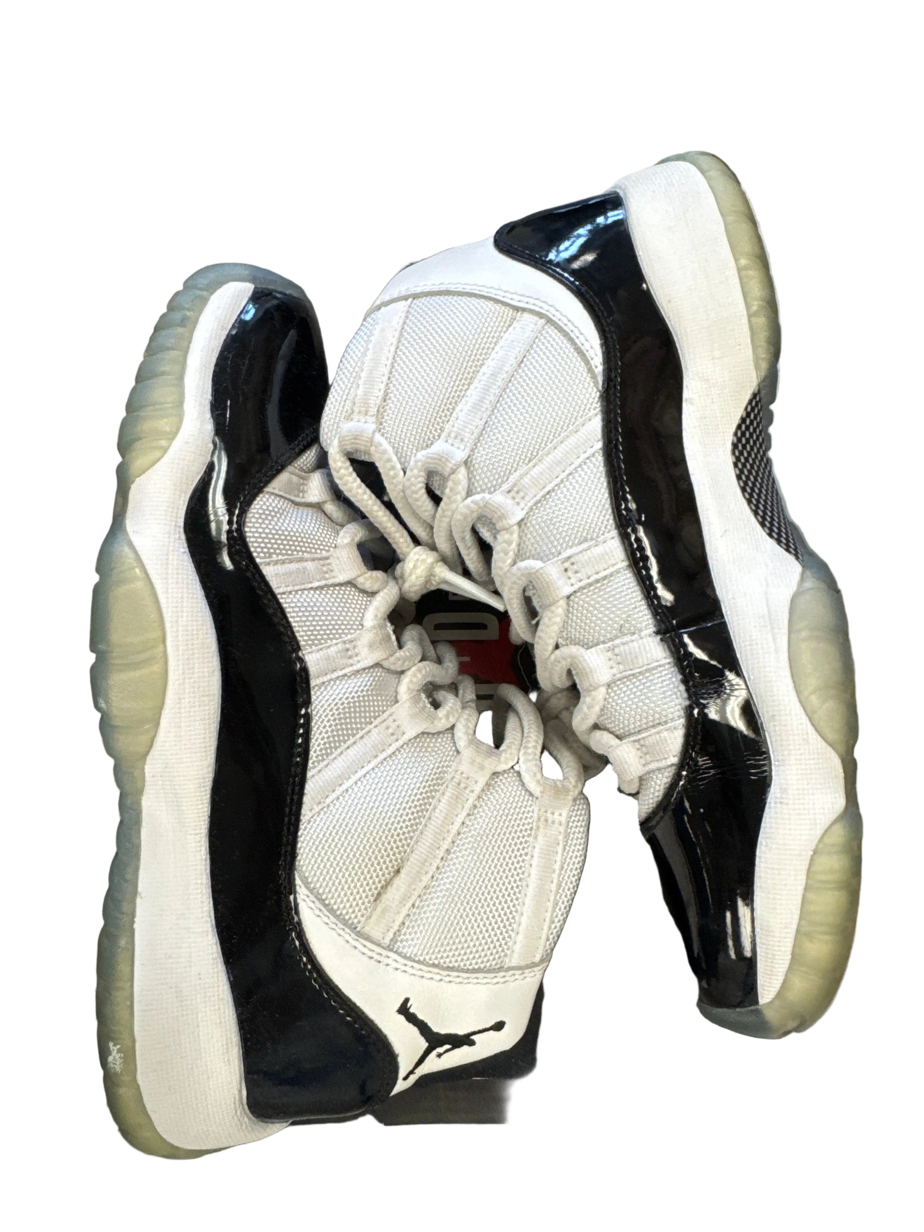 WOMEN JORDAN 11 CONCORD (6Y - 7.5W)