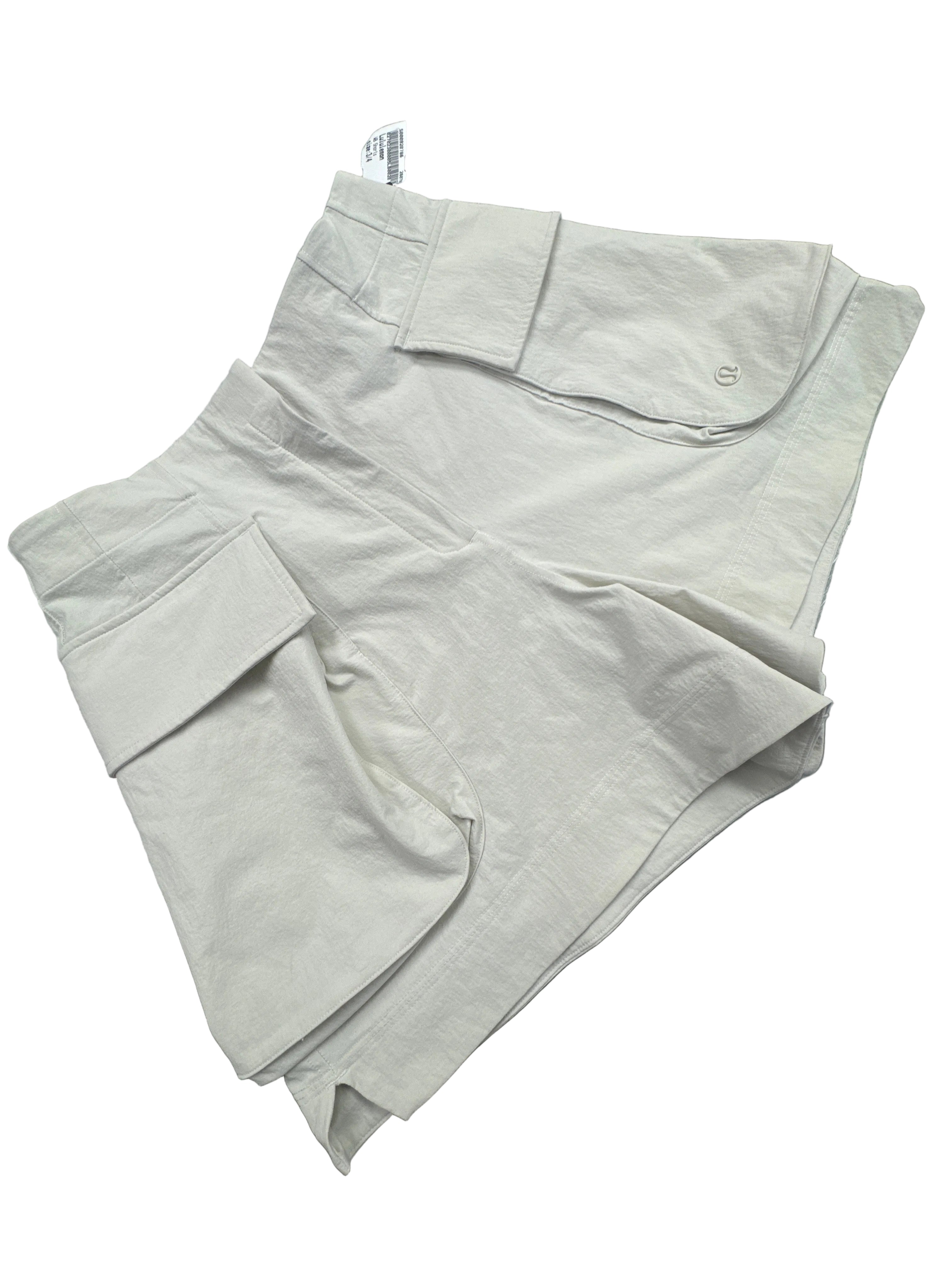WOMEN BEIGE LULULEMON SHORTS (S)