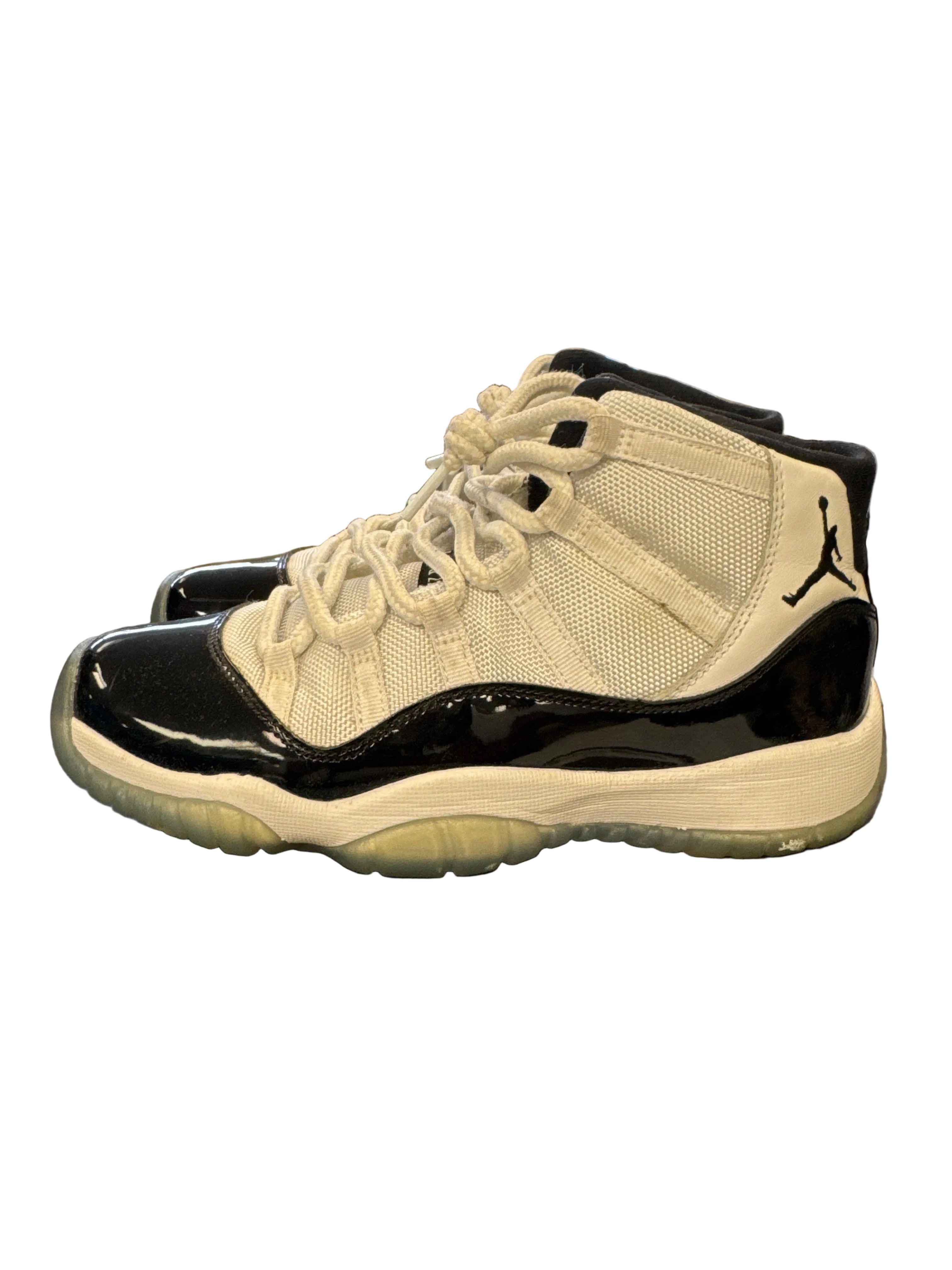 WOMEN JORDAN 11 CONCORD (6Y - 7.5W)