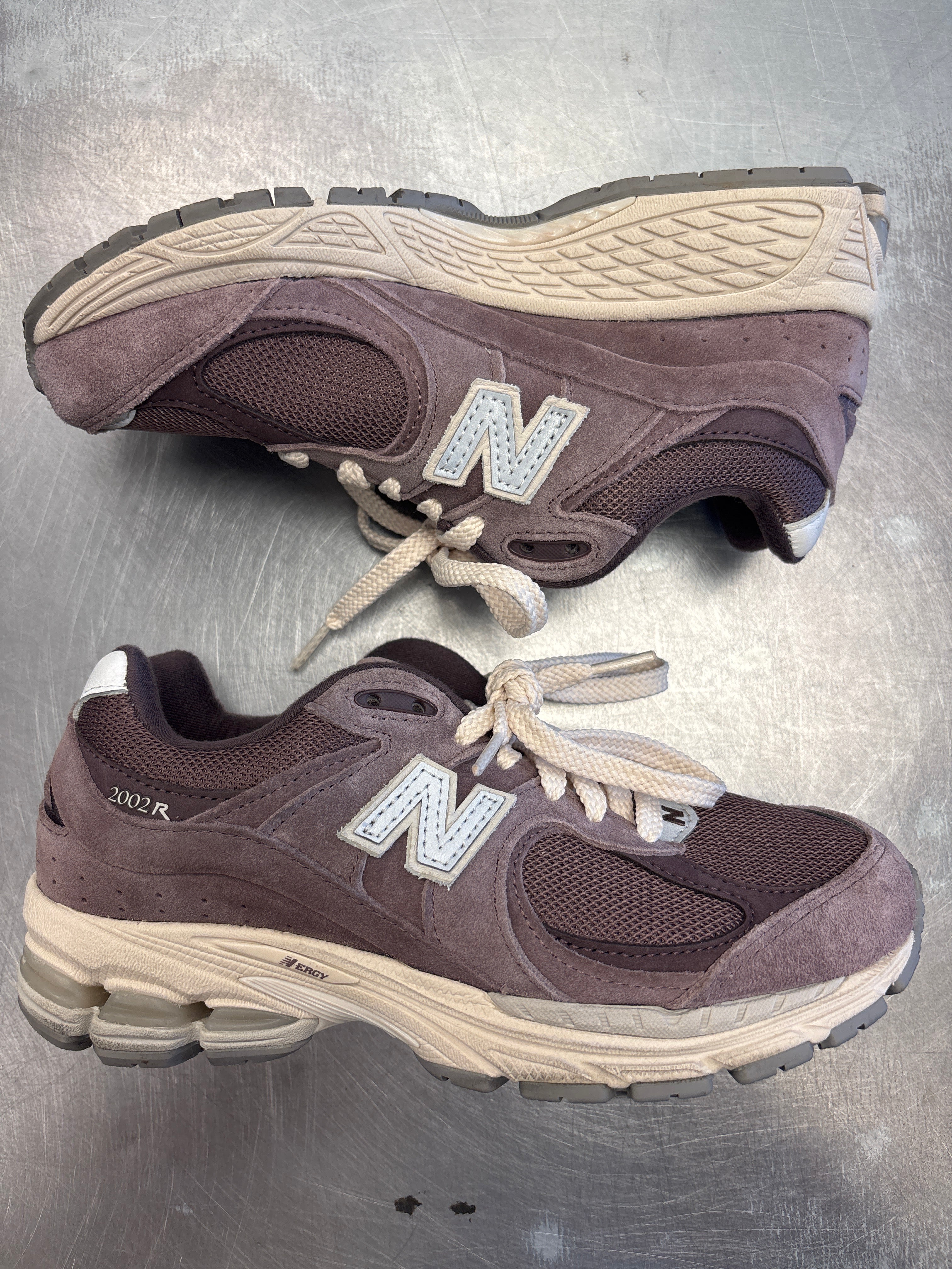 Women’s NEW BALANCE 2002R (6)