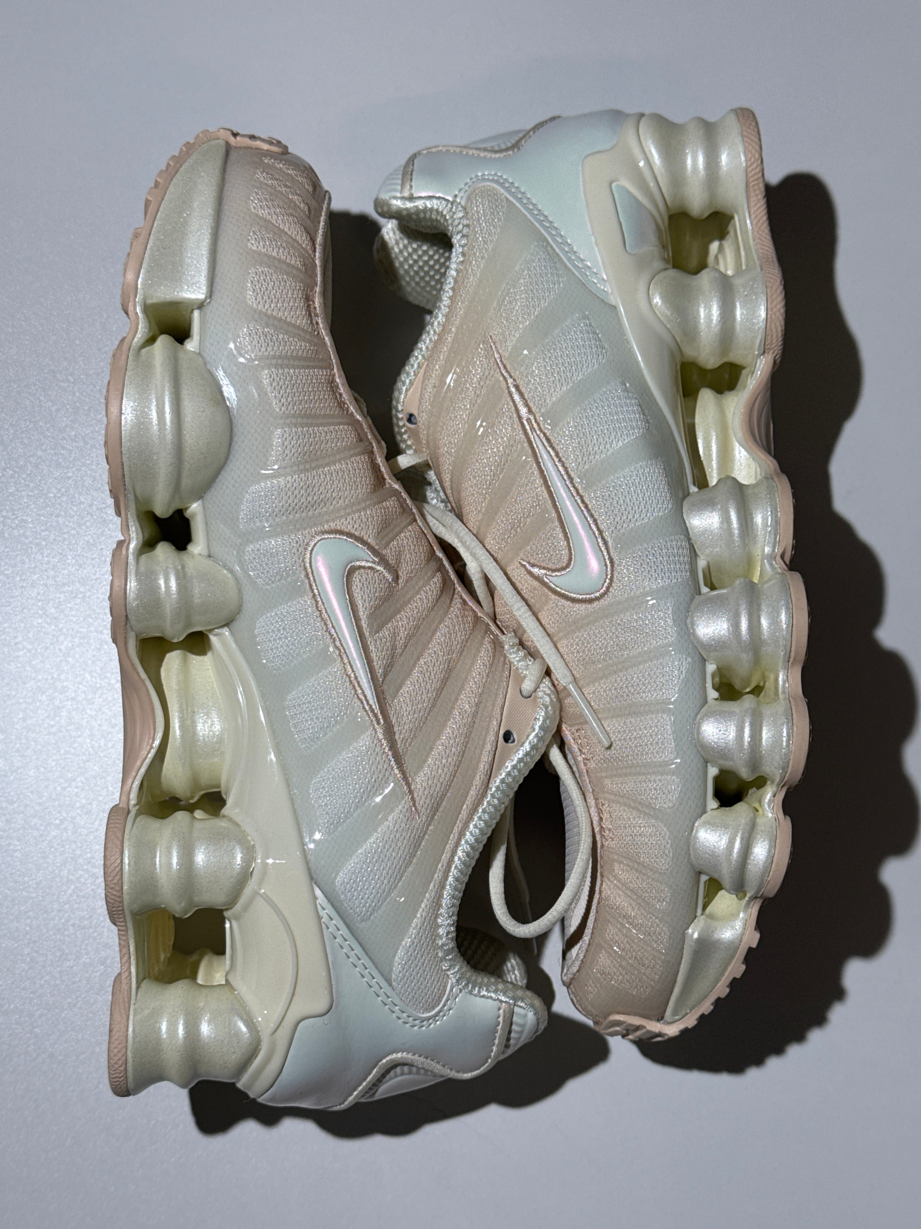 WOMEN NIKE ATHLETIC SHOES (8)